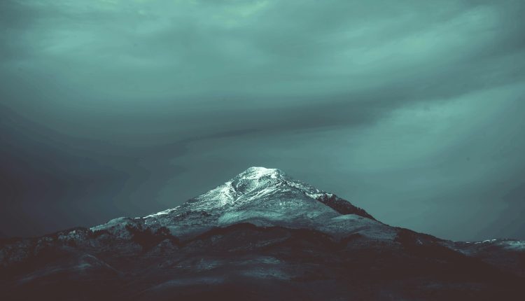 রাতে পাহাড় দেখতে কেমন লাগে? 1