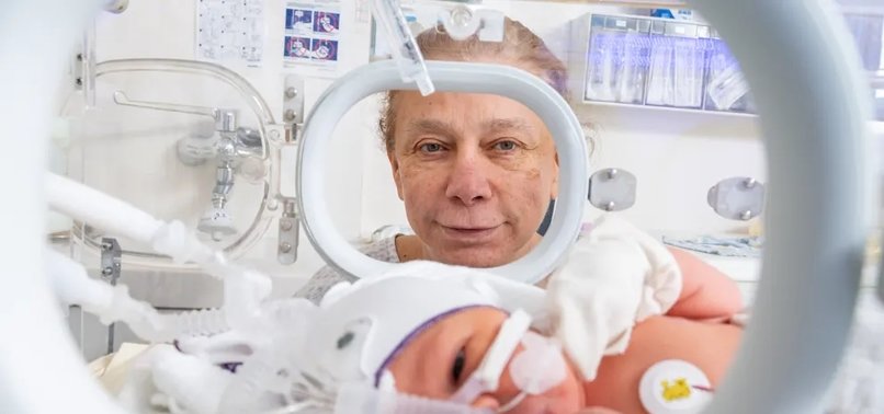 জার্মান নারী ৬৬ বছর বয়সে স্বাভাবিকভাবে দশম সন্তানের মা হলেন! 1