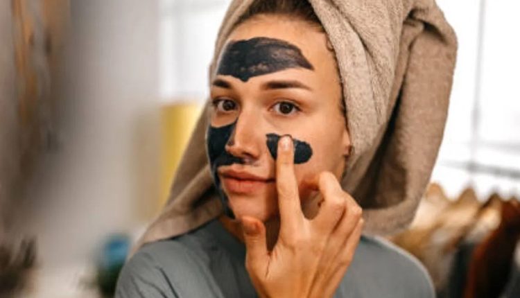 এই কালো গুঁড়ো মুখে মাখলেই রাতারাতি ফিরবে ত্বকের জেল্লা! 1 এই কালো গুঁড়ো মুখে মাখলেই রাতারাতি ফিরবে ত্বকের জেল্লা! 1