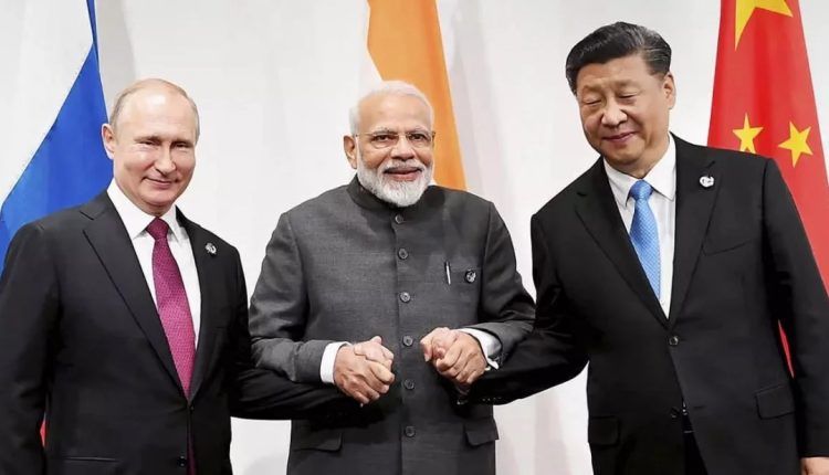 শি-পুতিনের সঙ্গে বৈঠকে বসছেন মোদি: মার্কিন আধিপত্য ঠেকাতে নতুন জোট হচ্ছে? 1 শি-পুতিনের সঙ্গে বৈঠকে বসছেন মোদি: মার্কিন আধিপত্য ঠেকাতে নতুন জোট হচ্ছে? 1