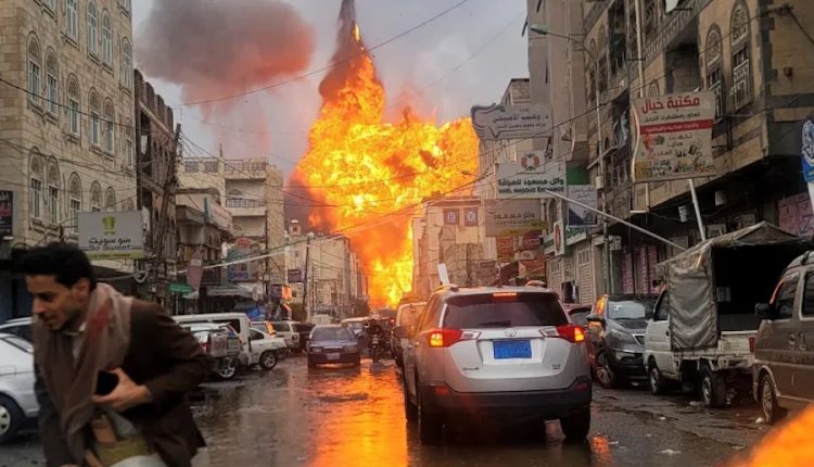 ইয়েমেনে ইসরায়েলের ধারাবাহিক হামলায় বহু বেসামরিক নিহত 1 ইয়েমেনে ইসরায়েলের ধারাবাহিক হামলায় বহু বেসামরিক নিহত 1