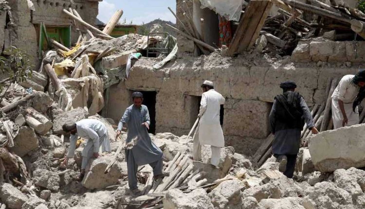 আফগানিস্তানে ভয়াবহ ভূমিকম্পে নিহত ৮১২ 1 আফগানিস্তানে ভয়াবহ ভূমিকম্পে নিহত ৮১২ 1