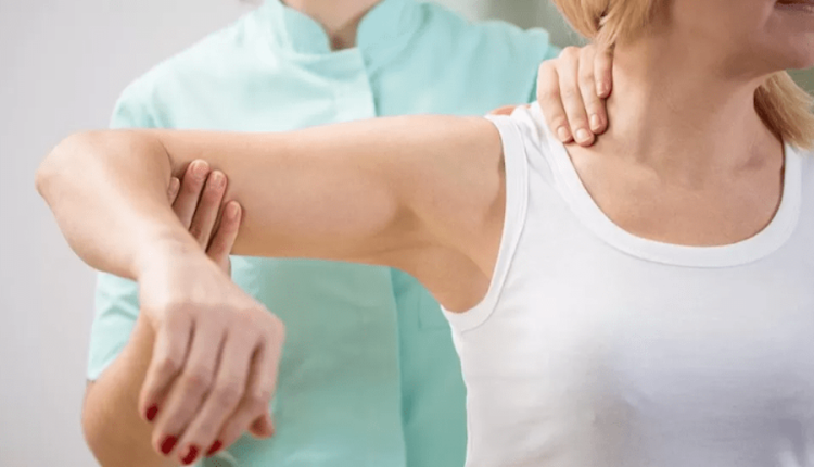 কাঁধের ব্যথা হলে আপনাকে যা করতে হবে 1 কাঁধের ব্যথা হলে আপনাকে যা করতে হবে 1