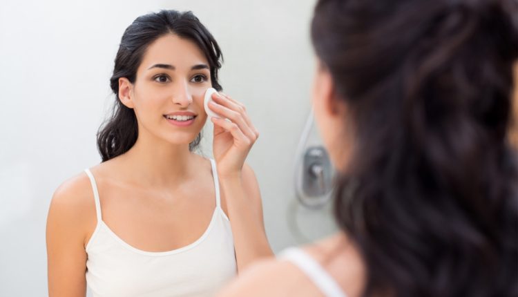 মুখের ত্বকের যত্ন নিতে আপনাকে যা করতে হবে 1 মুখের ত্বকের যত্ন নিতে আপনাকে যা করতে হবে 1