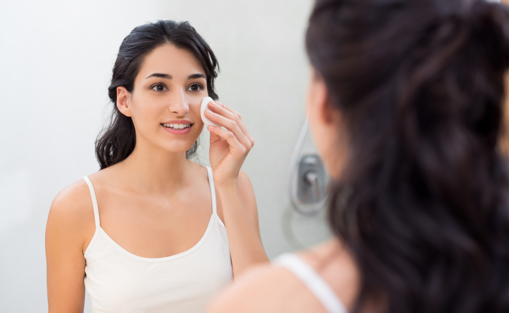 মুখের ত্বকের যত্ন নিতে আপনাকে যা করতে হবে 7