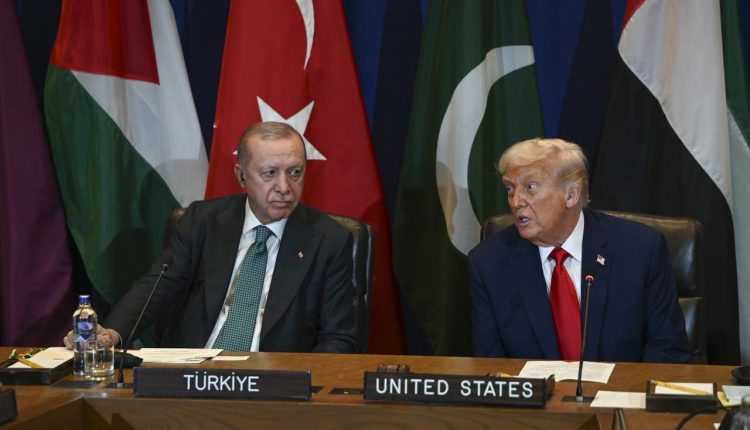 ট্রাম্পের সঙ্গে বৈঠক শেষে এরদোয়ান জানালেন গাজা নিয়ে ‘যৌথ ঘোষণা’ আসছে 1 ট্রাম্পের সঙ্গে বৈঠক শেষে এরদোয়ান জানালেন গাজা নিয়ে ‘যৌথ ঘোষণা’ আসছে 1