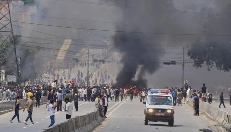 নেপালের নিরাপত্তার নিয়ন্ত্রণ নিয়েছে সেনাবাহিনী 1
