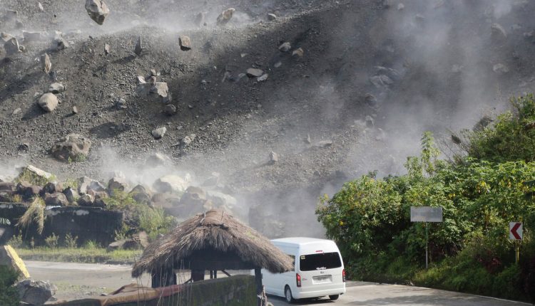 ফিলিপাইনে শক্তিশালী ভূমিকম্পে এ পর্যন্ত নিহত ২৭ 1 ফিলিপাইনে শক্তিশালী ভূমিকম্পে এ পর্যন্ত নিহত ২৭ 1
