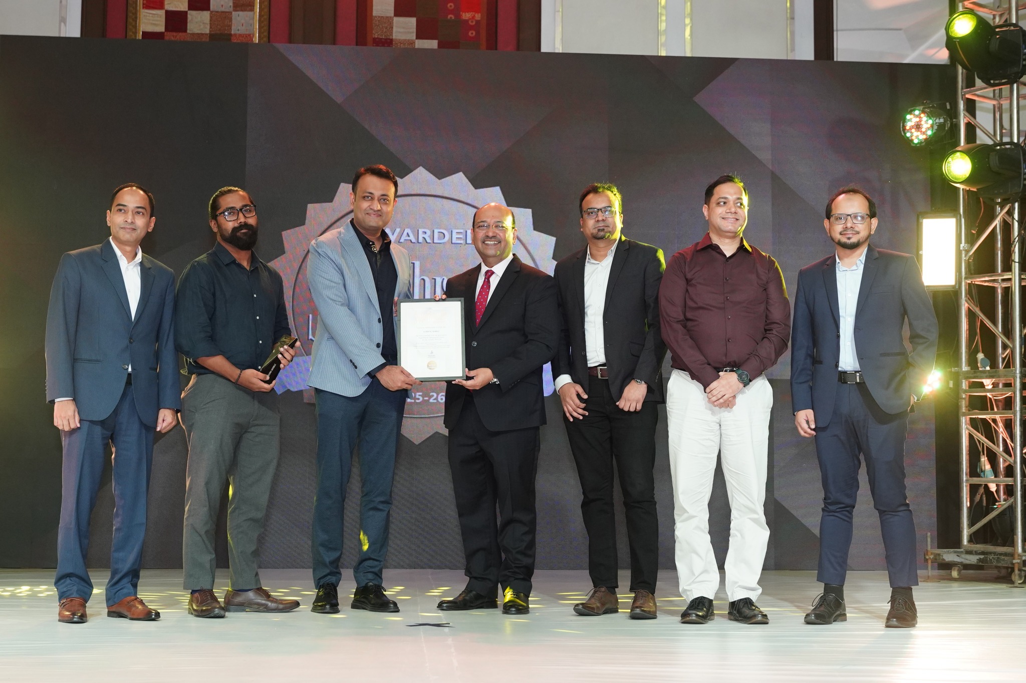 স্যামসাং মোবাইল দ্বিতীয়বারের মতো সুপারব্র্যান্ড পুরস্কার অর্জন করলো 10