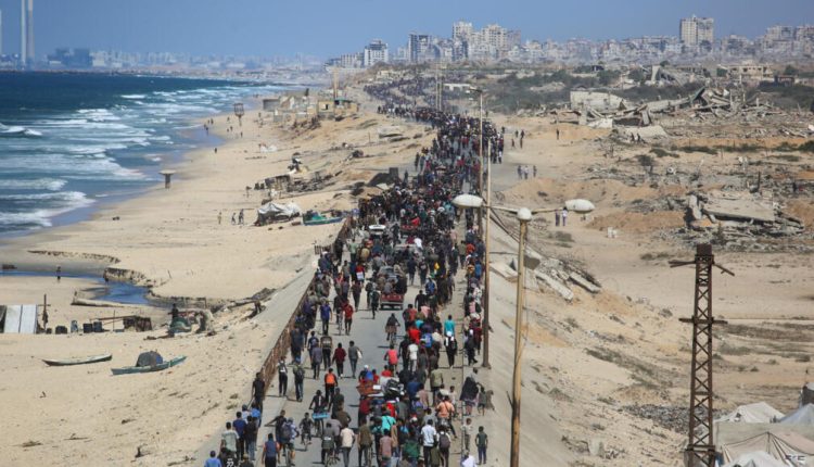 পিছু হটছে ইসরায়েলি সেনা: উত্তর গাজায় ফিরতে শুরু করেছে হাজার হাজার ফিলিস্তিনি 1 পিছু হটছে ইসরায়েলি সেনা: উত্তর গাজায় ফিরতে শুরু করেছে হাজার হাজার ফিলিস্তিনি 1