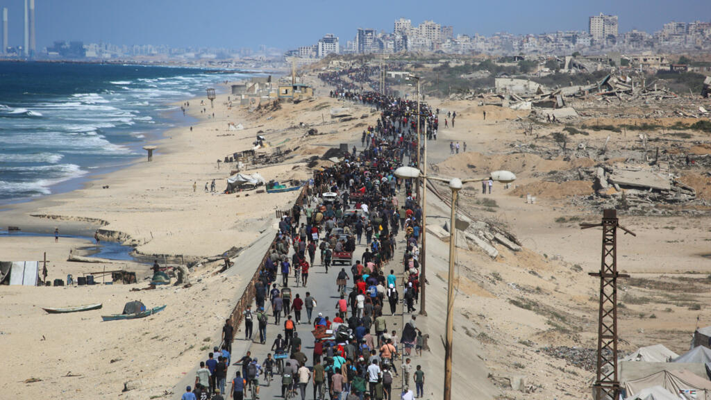 পিছু হটছে ইসরায়েলি সেনা: উত্তর গাজায় ফিরতে শুরু করেছে হাজার হাজার ফিলিস্তিনি 1