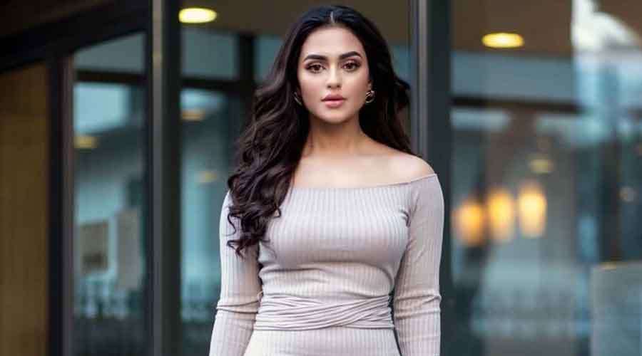 ‘তোমরাই শিখিয়েছো যে ভালোবাসা মানে ধৈর্য’ -নুসরাত ফারিয়া 1