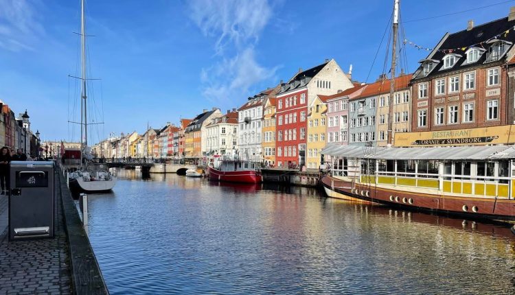 শহরের মধ্যে লেক: এক অসাধারণ প্রাকৃতিক দৃশ্য 5