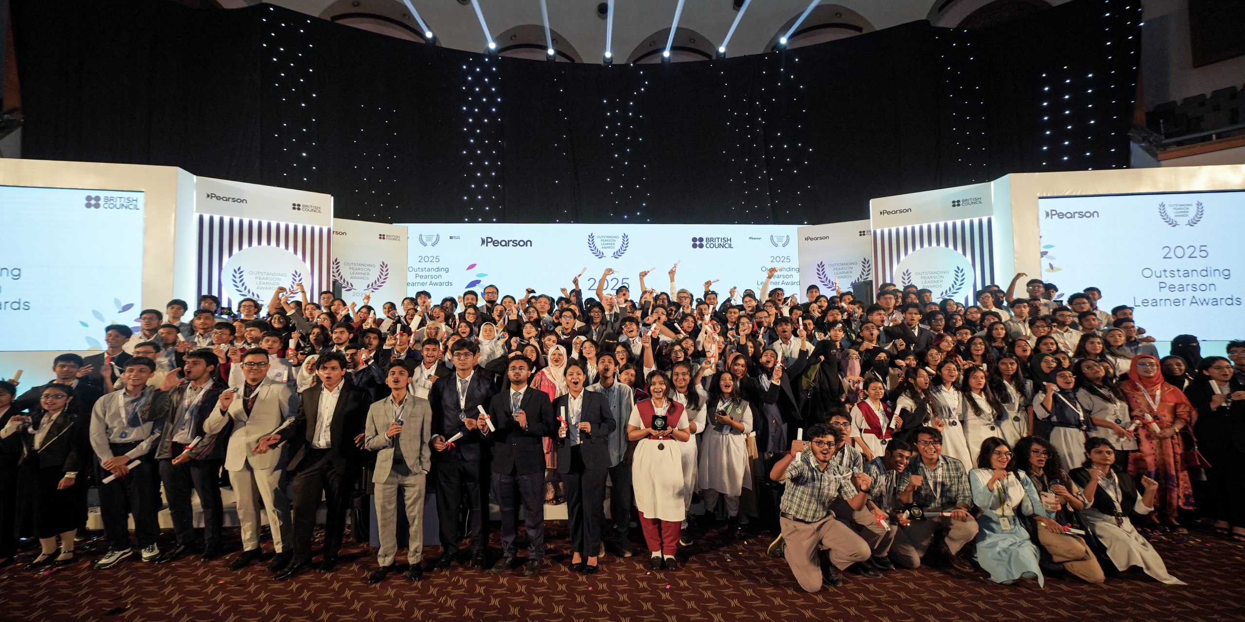 পিয়ারসন এবং ব্রিটিশ কাউন্সিল কৃতি শিক্ষার্থীদের স্বীকৃতি প্রদান করলো 1 পিয়ারসন এবং ব্রিটিশ কাউন্সিল কৃতি শিক্ষার্থীদের স্বীকৃতি প্রদান করলো 1