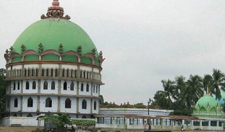 শাহজাদপুরের ঐতিহাসিক শাহ মখদুম (র:) মসজিদ 1 শাহজাদপুরের ঐতিহাসিক শাহ মখদুম (র:) মসজিদ 1