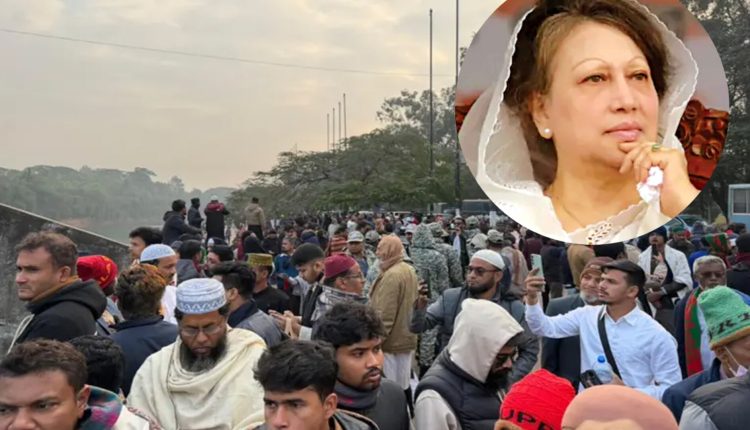 সংসদ ভবনের দক্ষিণ প্লাজায় খালেদা জিয়ার জানাজা: পূর্ণ রাষ্ট্রীয় মর্যাদায় জিয়ার কবরের পাশে দাফন 1