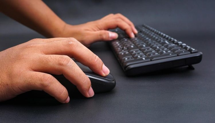 ‘কি-বোর্ড এবং মাউস ব্যবহার এক সময় অবিশ্বাস্য ঠেকবে’ 1 ‘কি-বোর্ড এবং মাউস ব্যবহার এক সময় অবিশ্বাস্য ঠেকবে’ 1