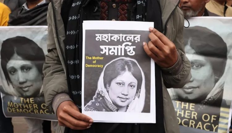 জানাজায় নেওয়া যাবে না ব্যাগ: রাষ্ট্রীয় মর্যাদায় খালেদা জিয়ার দাফন 1