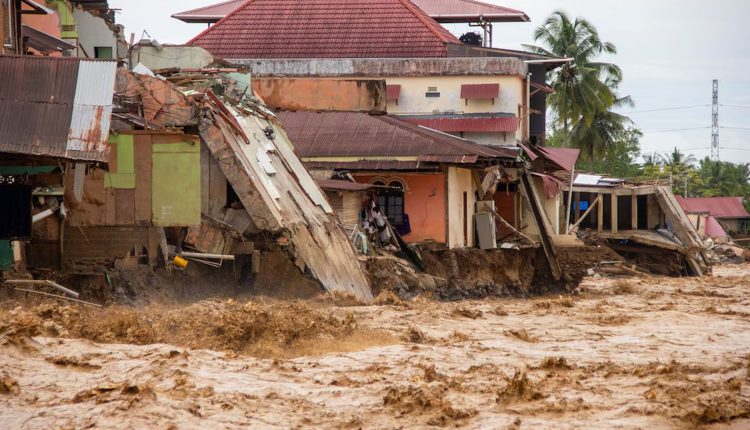 ইন্দোনেশিয়ায় ভয়াবহ বন্যা: ক্ষতিগ্রস্ত ১৪ লাখ মানুষ 1 ইন্দোনেশিয়ায় ভয়াবহ বন্যা: ক্ষতিগ্রস্ত ১৪ লাখ মানুষ 1