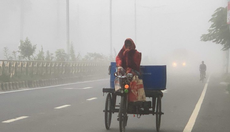 শহরেও পড়েছে শীতের প্রভাব 1