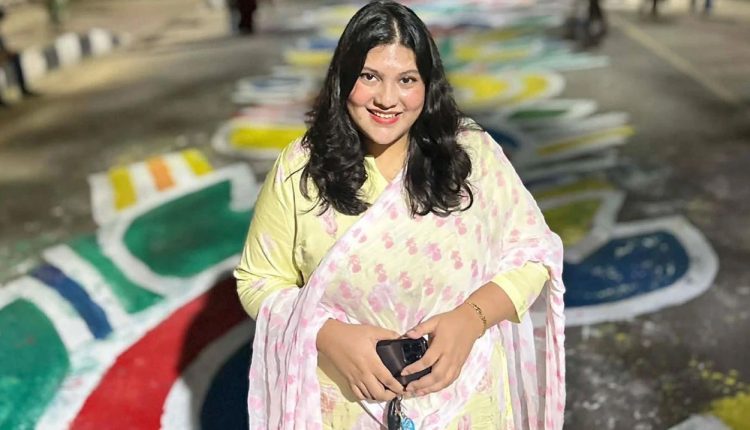 কন্টেন্ট ক্রিয়েটর কারিনা কায়সার লাইফ সাপোর্টে 1 কন্টেন্ট ক্রিয়েটর কারিনা কায়সার লাইফ সাপোর্টে 1