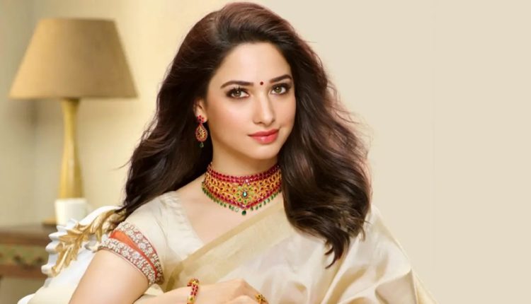 তামান্না ভাটিয়া বললেন এতো সম্পদ নিয়ে আমি কী করবো তা জানি না 1 তামান্না ভাটিয়া বললেন এতো সম্পদ নিয়ে আমি কী করবো তা জানি না 1