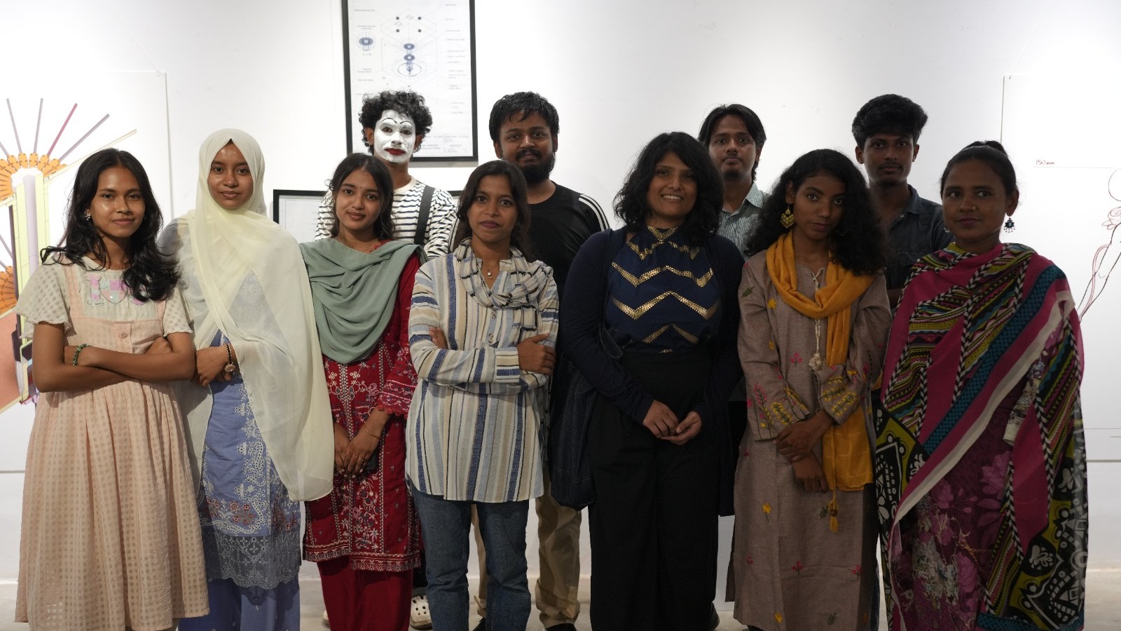 ‘এমব্রায়োনিক শিফটস’ প্রদর্শনীর উদ্বোধন 1 ‘এমব্রায়োনিক শিফটস’ প্রদর্শনীর উদ্বোধন 1